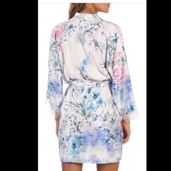 Montclair Lace Trim Satin WrapIN BLOOM BY JONQUIL - Picture 4 of 4